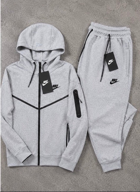 Nike Tech Fleece Windrunner Tracksuit – Grey